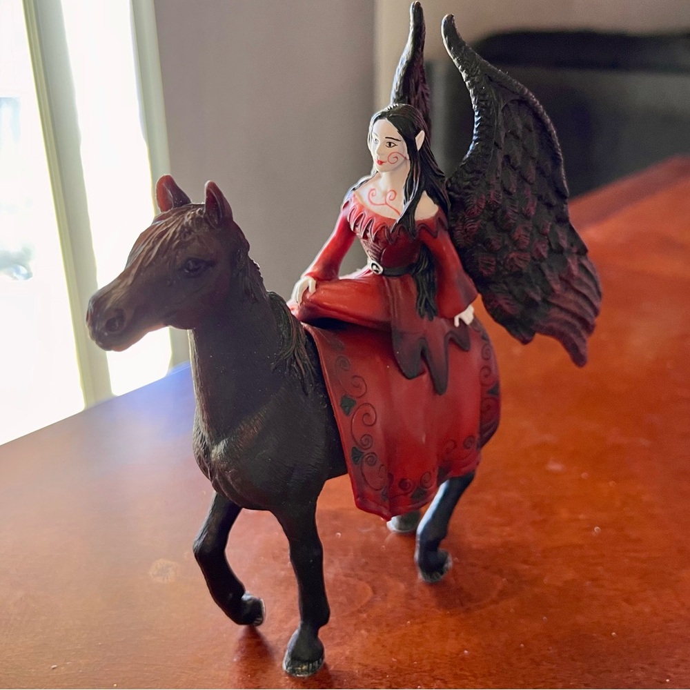 Schleich Bayala Shadow Elf Nuray figurine on a horse 2 pieces #70404 6” tall